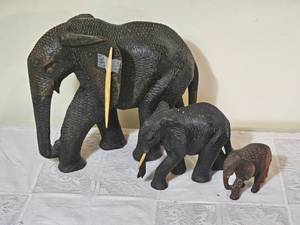 lot 61 image: African Carved Wooden Elephant Figures