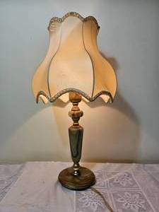 lot 139 image: Onyx Stone Table Lamp No Switch
