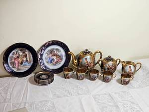 lot 140 image: Royal Vienna Austrian Porcelain