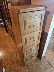 lot 240 image: Traditional Oak Filing Cabinet