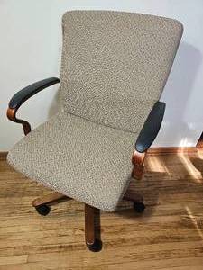 lot 222 image: Contemporary Office Swivel Chair C
