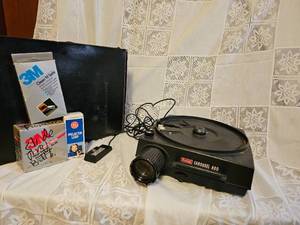 lot 167 image: Kodak Carousel 800 Projector