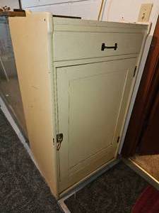 lot 246 image: Primitive Custard Tone Locker Cabinet