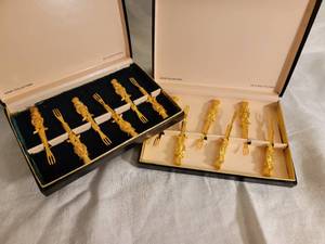 lot 116 image: Janis Collection Gold Electroplate Top Hat Owl Cocktail Forks