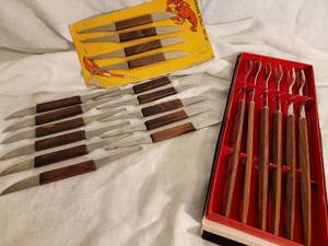 lot 126 image: Teak Handled Shell Fish Flatware & Fondue Forks