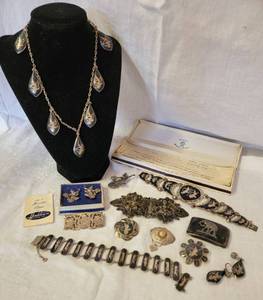 lot 186 image: Gorgous Siam Thai Silver Jewelry Collection