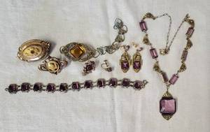 lot 191 image: Elegant Antique Victorian Jewelry Collection