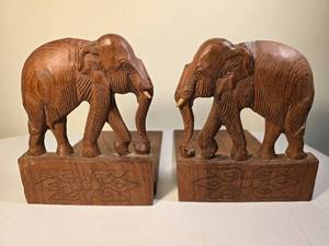 lot 40C image: Magical Carved African Traditional Elephant Bookends
