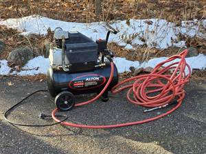 lot 327 image: Alton 6gal. Air Compressor - AT01204-6