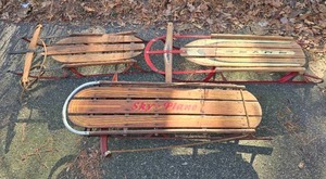 lot 323 image: Vintage Runner Sled Collection - Sky-Plane - Sears