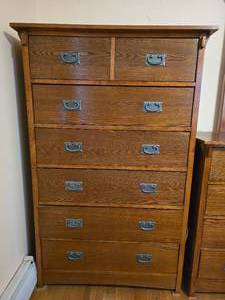 lot 14B image: Arts & Crafts Styled 6- Drawer Dresser