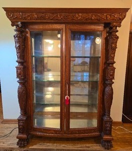 lot 1 image: Antique A.J. Johnson & Sons Quarter Cut Oak Carved Display  China Cabinet - Late 19th Century