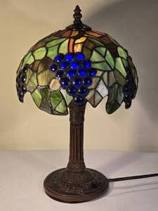 lot 2D image: Vintage Tiffany Style Table Lamp with Grape Stained Glass Shade