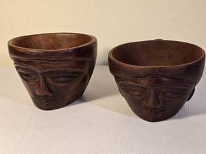 lot 336 image: Vintage Hawaiian Primitive Art Carved Face Mug Pair