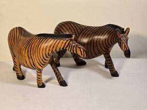 lot 5C image: Vintage African Traditional Wood Sculpture Pair - Zebra
