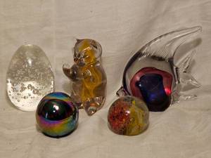 lot 357 image: Handblown Glass Curios