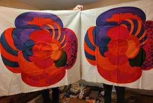 lot 299 image: Vibrant H. Awatsuji Designed Fuji Fabric Textiles, 2
