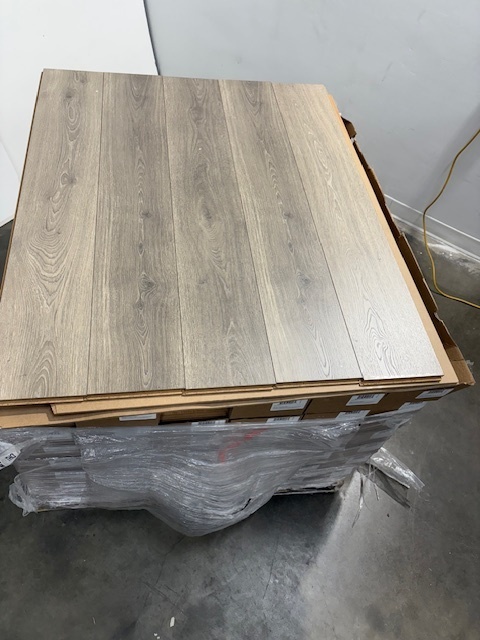 lot 133 image: 392 SF Mohawk Laminate Flooring 7.5x47 - 10mm thick - LMG
