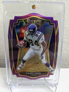 lot 20C image: 2020 Panini Select Randy Moss Purple Premier Level Die-Cut Prizm #112 T