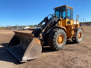 2002 Hyundai HL750TM Wheel Loader - See Description for more details - Reserve is $6,500