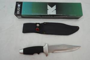 lot 38 image: Redneck Toothpick knife with sheaf