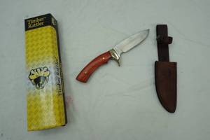 lot 42 image: Timber Rattler Fixed blade
