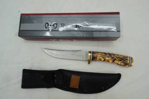 lot 51 image: Ridge Runner fixed blade knife