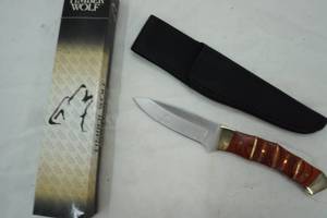 lot 69 image: Timber wolf fixed blade knife