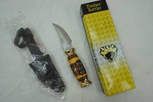 lot 80 image: Timber rattler Fixed blade knife
