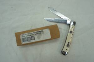 lot 83 image: NWTF folding knife