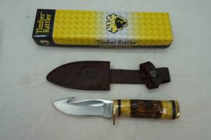 lot 98 image: Timber Rattler ornate, 4 fixed blade