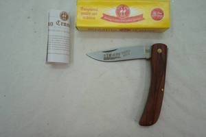 lot 109 image: Kissing Crane pocket knife