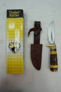 lot 122 image: Timber Rattler cutlery, fixed blade knife