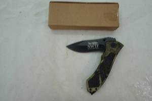 lot 135 image: 8 NWTF folding pocket knife