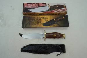 lot 139 image: Mountain Man Hunting knife