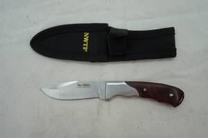 lot 146 image: NWTF 7 knives fixed blade with sheath