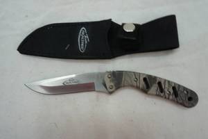 lot 148 image: Team Realty 8.5 knife, fixed blade