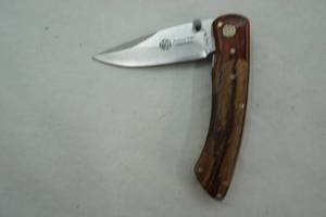 lot 188 image: 3 stainless blade folding knife
