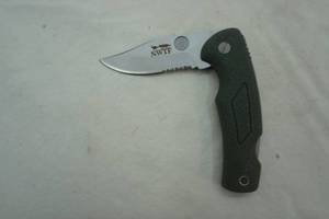 lot 197 image: 4 stainless blade folding knife