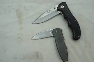 lot 217 image: 2ct stainless 3 & 2.5 blade folding knife