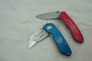 lot 219 image: 2ct folding knife lot