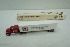 lot 229 image: Ertl Ford Cab with Trailer