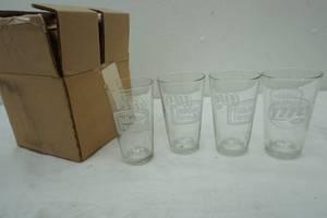 lot 248 image: 4 pc Miller Light Hillshire Farms 16 oz glasses