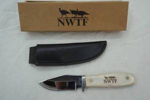 lot 21 image: Sarge Stainless Steel 3.25 fixed blade and leather sheath
