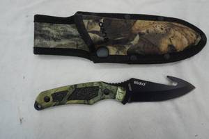 lot 23 image: Ruko turkey knife, 4 fixed blade with gut hook