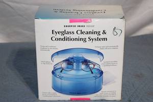 lot 22 image: Sharper Image Eyeglass Cleaning & Conditioning System