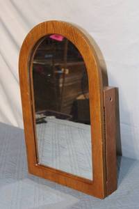 lot 64 image: Vintage Wall-Mount Wooden Curio Cabinet with Mirror Front