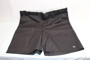 lot 88 image: Dickies Loose Fit Twill Work Shorts with 13 Inseam, Size 54