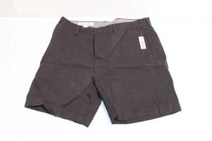 lot 102 image: Amazon Essentials Mens Black Slim Fit Shorts Size 34