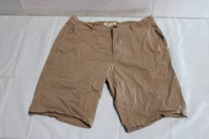 lot 113 image: Goodthreads Mens Khaki Shorts, Size 32